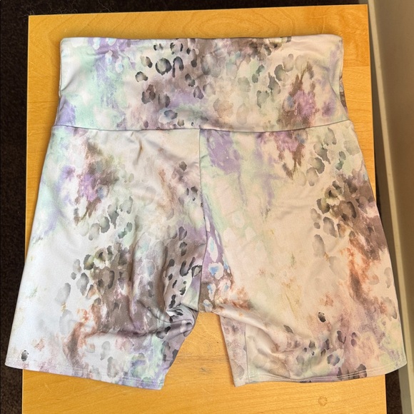 Onzie High Waist Shorts - Picture 3 of 5